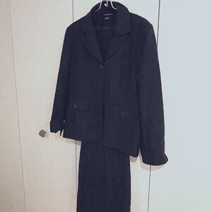 Ellen Tracy Navy Wool Suit Size 12/14